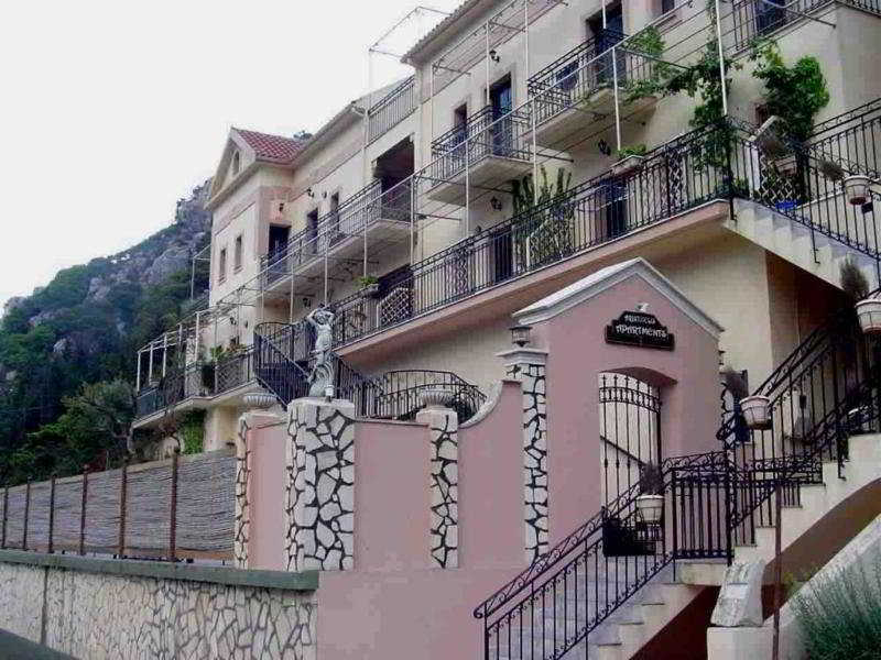 Aristotelis Apartments Frikes Exterior photo